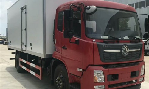 6.8米东风天锦冷藏车