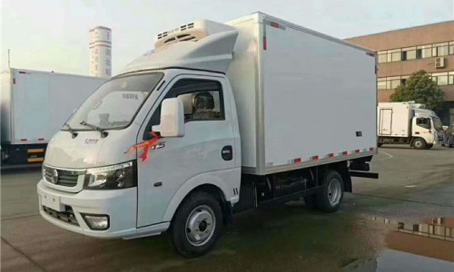 东风途逸柴油冷藏车