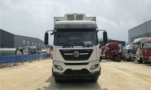 东风天锦KR高顶双卧冷藏车