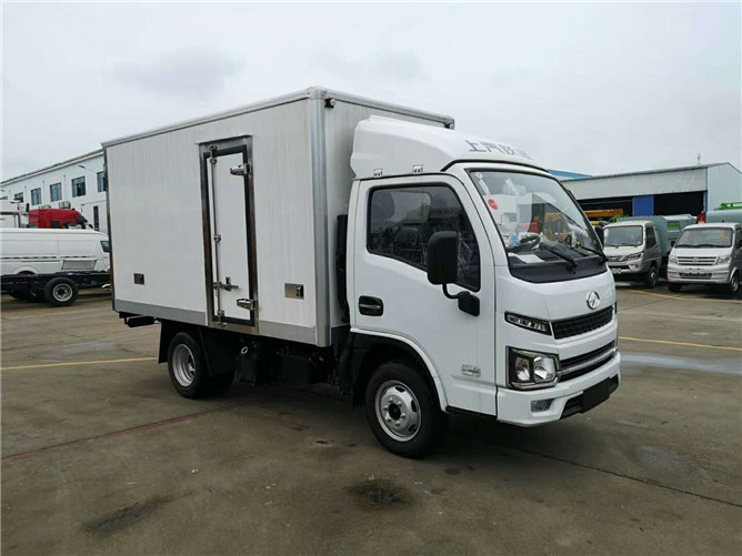 跃进小福星s70冷藏车做特价活动