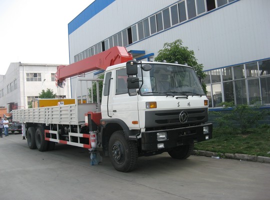 东风后双桥8-10吨随车起重运输车 