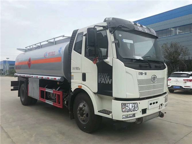 14.7立方解放加油车 