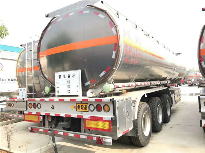 42立方汽油半挂车 