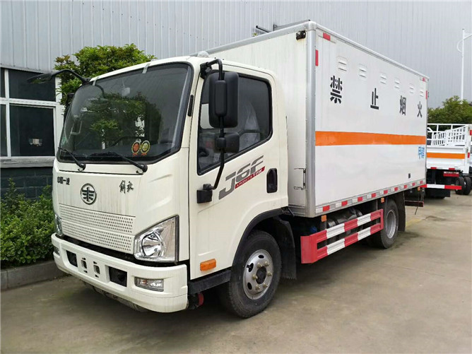 解放甲醇厢式运输车